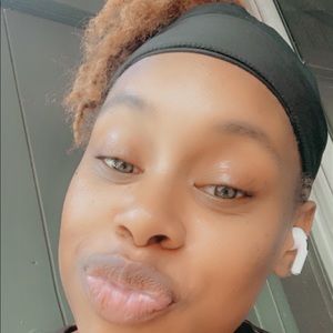 Meet your Posher, Crystal